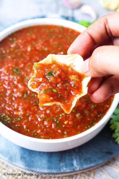 Salsa With Canned Tomatoes, Easy Homemade Salsa Recipe, Easy Homemade Salsa, Easy Salsa Recipe, Homemade Salsa Recipe, Easy Salsa, Homemade Salsa, Chips And Salsa, Snacks Für Party