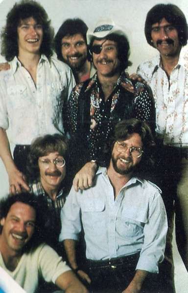 Band 1970s Lifestyle, Dr Hook, 1970s Music, Fashion Music, 1970s Fashion, Music Film, My Favorite Music, Singer Songwriter, Rocker