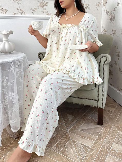 Shein CottageSlumber Plus Size Women's Sleepwear Set With Large Rose Printed Square Neckline And Bow TieI discovered amazing products on SHEIN.com, come check them out! Plus Size Pjs Pajamas For Women, Plus Size Pajamas For Women, Sleeping Outfits For Women, Feminine Pajamas, Home Look Outfit, Plus Size Pjs, Sleeping Outfits, Plus Size Pyjamas, Home Clothes Women