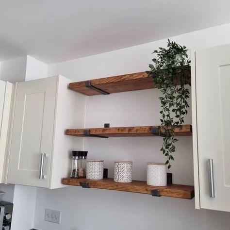 Bookshelf Bathroom, Shelves With Brackets, Wooden Bathroom Shelves, Wood Shelves Kitchen, Kitchen Shelf Decor, Pine Walls, Flat Ideas, Rustic Shelves, Raw Steel