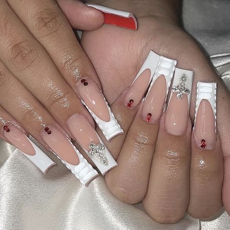 ig: setsbycarolaa Red Bottom Nails With White, French Tip Red Bottom Nails, White Nails With Red Rhinestones, White Red Bottom Nails, Square Medium Nails, Red Bottom Acrylic Nails, Red Bottom Nails, Fye Nails, Tech Ideas