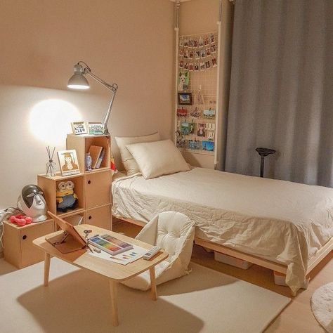 Inspiration rooms japan japanese china chinese korean seoul neighbor neighborhood Room sleep chill aesthetic bedroom fun bed sleepy kpop ulzzang girl pretty l i s a Comfortable Bedroom Decor, Cozy Small Bedrooms, Hiasan Bilik Tidur, Study Room Decor, Small Bedroom Decor, Small Room Design, Minimalist Room, Redecorate Bedroom, Teen Bedroom Decor