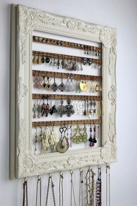 018-vintage-textured-ivory-wall-frame-earrings-organized-display-ideas Penyimpanan Makeup, Earring Hanger, Framed Jewelry, Wall Mount Jewelry Organizer, Jewelry Organizer Wall, Diy Jewelry Display, Diy Jewelry Holder, Jewelry Wall, Hanging Jewelry Organizer