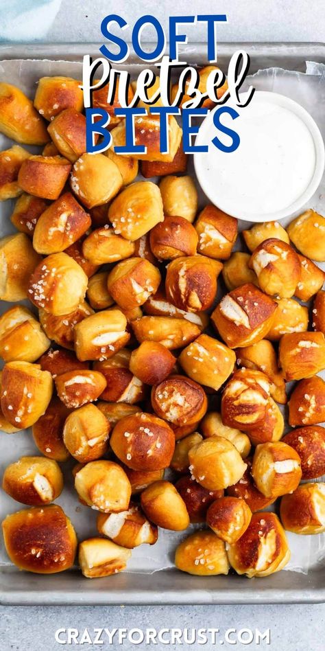 Soft Pretzel Bites are homemade and so delicious - soft buttery soft pretzels - easy recipe! Soft Pretzels Easy, Homemade Soft Pretzel Bites, Snacky Foods, Recipe Healthy Dinner, Soft Pretzel Bites, Pretzel Bites Recipes, Soft Pretzel Recipe, Baking Soda Bath, Homemade Pretzels