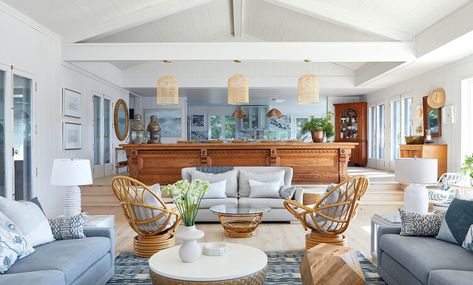 House & Home of the Month: Sarah Richardson's new Georgian Bay cottage with her signature watery palette — House & Home Sarah Richardson, Sarah Richardson Home, Palette House, Bay Cottage, Sarah Richardson Design, Retreat House, Beach Kitchens, Georgian Bay, New England Style