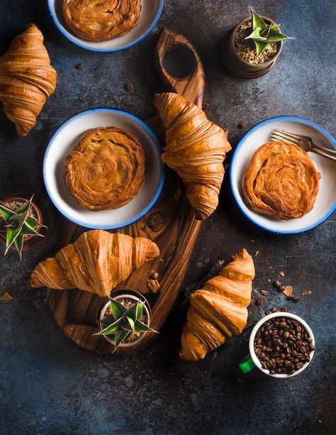 PROFESSIONAL FOOD PHOTOGRAPHY OF A BREAKFAST FEATURING CROISSANTS AND PASTRIES BY FOOD PHOTOGRAPHER MY FOOD LENS Food Photography Pastries, Pastry Bakery Aesthetic, Bakery Items Photography, Pastry Photography Ideas, Breakfast Photography Morning, Aesthetic Desserts Photography, Bakery Photography Ideas, Pastry Photography Styling, Bakery Products Photography