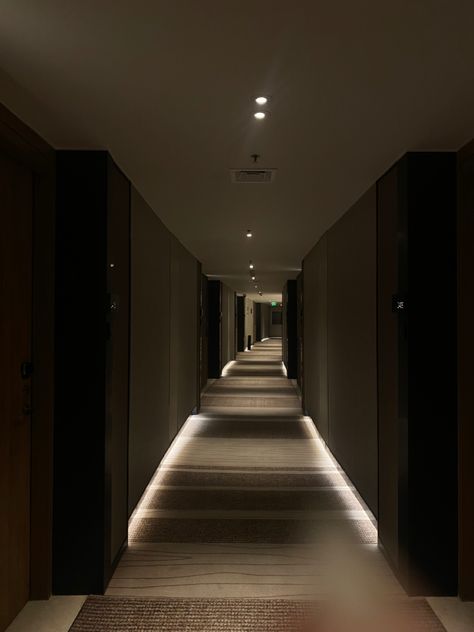 Hotels Aesthetic Dark, Dark Hotel Room Aesthetic, Hotel Suite Aesthetic, Dark Hotel Aesthetic, Hotel Aesthetic Dark, Apartment Hallway Aesthetic, Hotel Hallway Aesthetic, Hotel Vibes Aesthetic, Dark Hallway Aesthetic