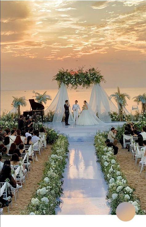 Beach Wedding Aisles, Sunset Beach Weddings, Wedding Venues Hawaii, Dream Wedding Reception, Oceanfront Wedding, Dream Beach Wedding, Dream Wedding Decorations, Dream Wedding Venues, Beach Wedding Inspiration