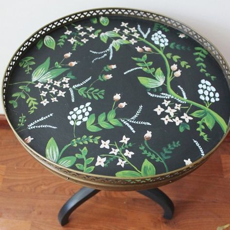 Painted Table Tops, Side Table Makeover, Painted Stools, Law Order Svu, Painted Side Tables, Hand Painted Table, Lovely Images, Apt Ideas, Green Table