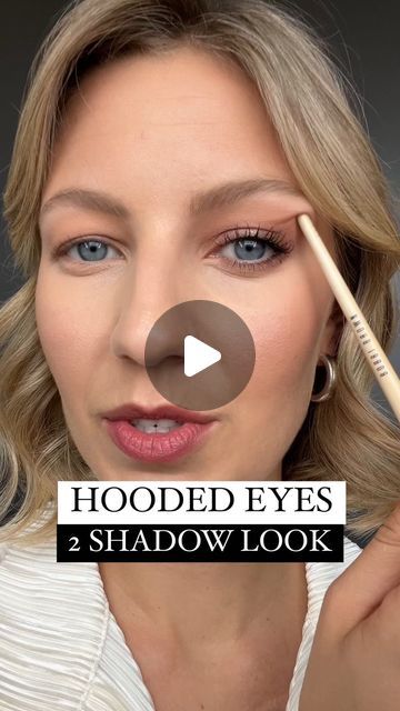 Brown Eyeshadow Hooded Eyes, Eye Easy Makeup, Simple Eye Makeup Green Eyes, Cream Makeup Looks, How To Apply Eye Makeup Over 50, Eye Shadow For Blue Eyes Tutorial, Eye Shadow Application Guide, Everyday Eyeshadow Tutorial, Make Up Tutorial Eye Shadow