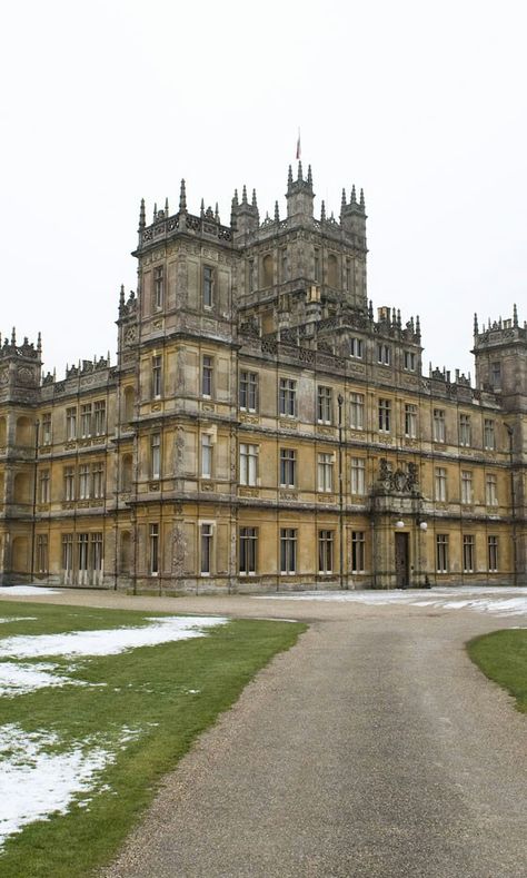 Downton Abbey Characters, Downton Abbey Party, Downton Abbey Cast, Castle England, Highclere Castle, Downton Abby, Lifestyle Goals, Gentlemans Club, Abbey Road