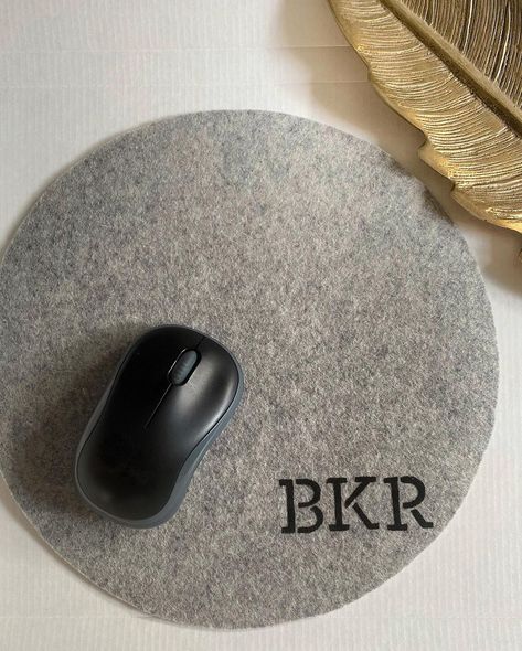 The Felt Desk’s Instagram post: “Did you know for only $2 more you can add a monogram to any of our mousepads! I love adding a personal touch and I’m all for monograms✨…” Wool Felt, Shelf Liner, Felt Mouse, Mouse Pad Design, Desk Pad, Natural Material, Office School, Desk Mat, Heat Transfer Vinyl