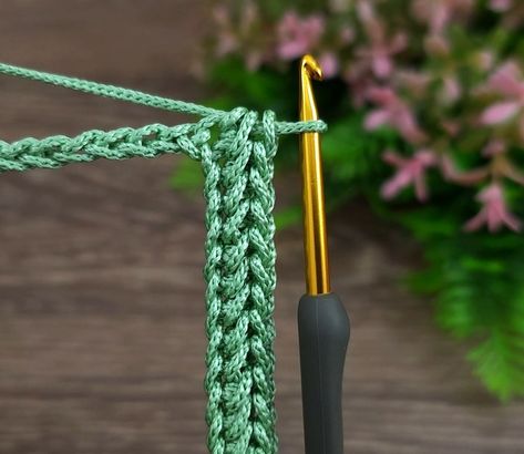 How To Crochet Around A Cord, Crocheted Straps For Purses, Crochet Cord For Purse, Crocheted Purse Handles, Crochet Cord For Bags, Crochet Handles For Bags Free Pattern, Bag Handle Crochet, Crochet With Macrame Cord, Crochet I Cord Tutorial