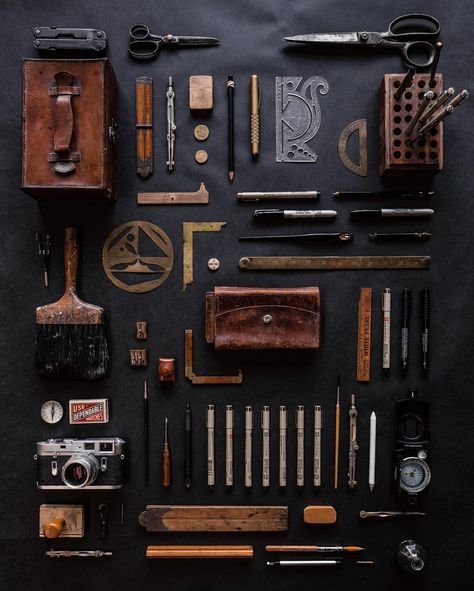 Writers Desk, Things Organized Neatly, Everyday Bag Essentials, Coffee Tattoos, Flat Lay Photography, Wood Tools, Modern Fantasy, The Tools, In The Studio