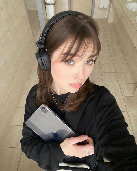 Tatianа V. on Instagram: “my november is right now” Face Claim For Shifting, Shifting Face, Girl Icons, Face Claims, Pretty Face, Woman Face, Aesthetic Girl, Over Ear Headphones, Best Makeup Products