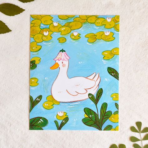 A mini art print featuring a duck with a flower hat! • 10 x 13 cm art print • Printed on glossy photo paper • Original illustration • Printed with... Painting On Boards Acrylics, Duck With Flower Hat Drawing, Cute Duck Painting Easy, Duck With Flower Hat, Bird Illustration Drawing, Duckling Illustration, Duck Painting, Cottage Core Art, Duck Illustration