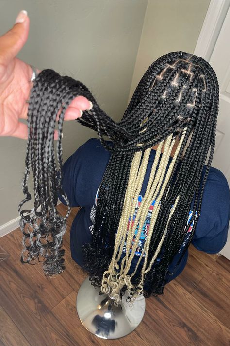 Peekaboo Braids Braids Peekaboo, Peekaboo Braids, Red Peekaboo, Wedding Hairstyles For Short Hair, Peekaboo Hair Colors, Hair Braid Patterns, Peekaboo Color, Short Hairstyles Over 50, Weave Hairstyles Braided