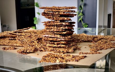 Rosemary Oven-Baked Sun-Dried Tomato Whole Flaxseed Crackers a.k.a. Flackers Flaxseed Crackers, Dr Greger, Daily Dozen, Gluten Free Crackers, Flax Seed Recipes, Low Carb Vegan, Oil Free Vegan, Cracker Recipes, Flaxseed