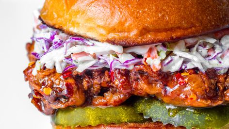 Boneless Chicken Thigh Sandwiches, Coleslaw For Chicken Sandwich, Honey Chicken Sandwich Recipes, Sweet And Spicy Chicken Sandwich, Honey Fried Chicken Sandwich, Crispy Honey Chicken Sandwich, Hot Honey Crispy Chicken Sandwich, Chicken Sammies, Hot Honey Fried Chicken