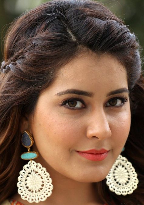 Telugu Actress Rashi Khanna Face Close Up Photos Gallery Dress Hairstyle, Half Dress, Hair Style On Saree, Raashi Khanna, Rashi Khanna, Traditional Hairstyle, Movie Teaser, Indian Wedding Hairstyles, Bridal Hair Buns