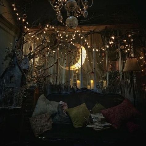 Goth Bedroom, Goth Decor, Pretty Room, Dreamy Room, Maximalism, Dream Room Inspiration, Room Inspiration Bedroom, Room Ideas Bedroom, Bedroom Aesthetic