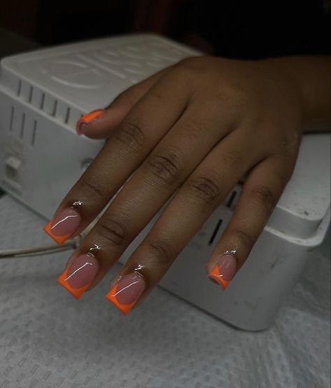 Short Acrylics For Work, Shorties Acrylic Nails Summer, Short French Tip Acrylic Nails Orange, Orange Nails Acrylic Short Square, Nails French Tip With Design Short, Cute Summer Nails Black Women, Short Square Colored French Tip, Shorties Nails Orange, Short Orange Nails With Design