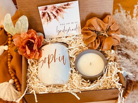 Terracota Wedding, Wedding Pampas, Box Regalo, Pampas Wedding, Bridesmaid Proposal Diy, Fall Wedding Bridesmaids, Will You Be My Bridesmaid Gifts, Fall Bridesmaids, Terracotta Wedding