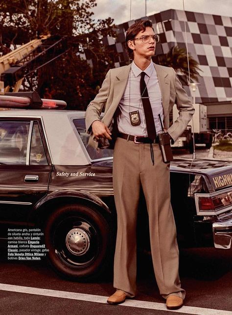 Erik van Gils is True Detective for GQ Spain March 2018 Issue Old Hollywood Detective, Detective Costume Male, 70s Detective Outfit, Police Detective Outfit, 1980s Businessman, Detective Outfit Drawing, Modern Detective Outfit Men, Secret Agent Clothes, 70s Detective Aesthetic