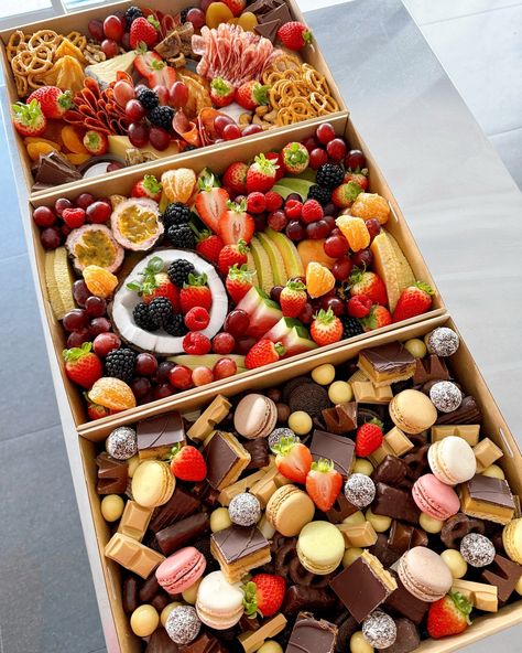 Sweet Baby Cheeses ✔️ Fresh Fruit ✔️ Sweets ✔️ Just about the perfect grazing box combination, right?! 🎈#platterco Grazing Platter Box Ideas, Dessert Graze Board, Platter Ideas Sweet, Dessert Graze Box Ideas, Sweet Grazing Board, Platter Box Ideas, Grazing Box Ideas Diy, Catering Box Ideas, Dessert Boxes Ideas