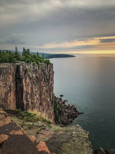 Minnesota's North Shore of Lake Superior: A Three Day Road Trip - A Couple Days Travel North Shore Lake Superior, Lake Superior Minnesota, Lake Superior Aesthetic, Great Lakes Aesthetic, Minnesota Aesthetic, Minnesota Nature, Minnesota North Shore, Minnesota Lakes, Things To Do In Minnesota