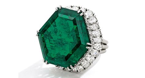 34-Carat Historic Emerald Up For Sale at Sotheby’s. Hope Diamond, Harry Winston, Colombian Emeralds, Colored Gems, Fabulous Jewelry, Emerald Jewelry, Hexagon Shape, Art Deco Style, Emerald Ring