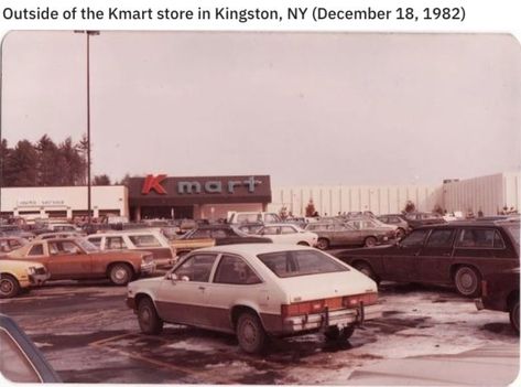 32 Pics of 80's Nostalgia to Wash Over You - Feels Gallery K Mart, Vintage Places, Store Pictures, Car Spotting, Childhood Memories 80s, Vintage Mall, 70s Nostalgia, Storefront Signs, Star Wars Episode Iv