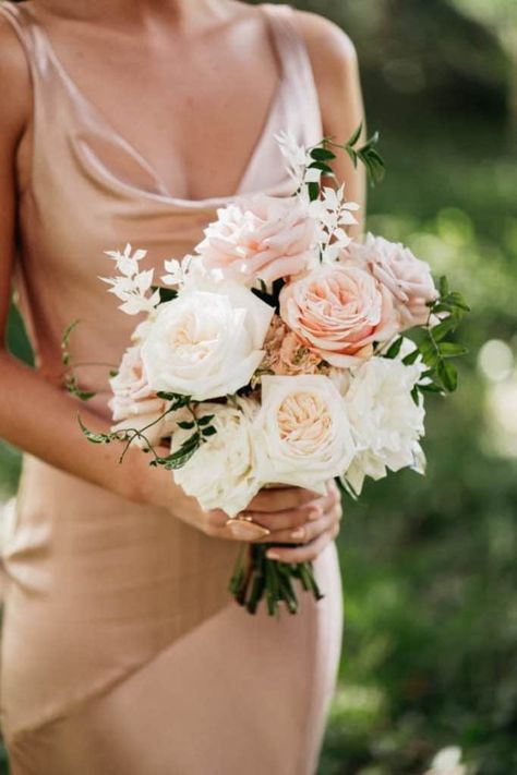 Champagne And Blush Bouquet, Open Roses Bouquet, Prom Flowers Bouquet Champagne Dress, Champagne Bridesmaid Flowers, Champagne Bridesmaid Dresses With Bouquet, Champagne And White Bridal Bouquet, Wedding Flowers For Champagne Dress, Champagne Pink And White Wedding, Champagne Roses Bouquet