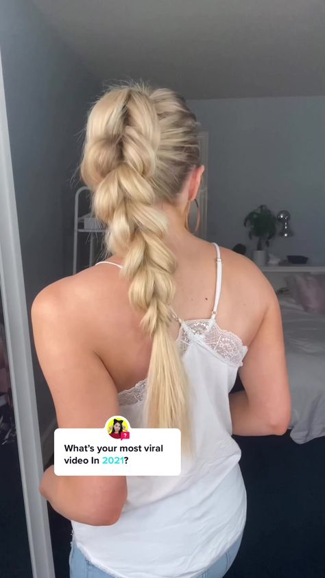 Double Bubble Braid, Big Ponytail, Braids Step By Step, Bubble Braid, Chunky Braids, Ponytail Tutorial, Pool Hairstyle Ideas, Bubble Ponytail, Big Braids