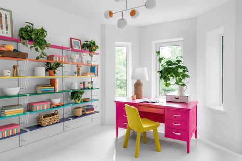 Small Home Office Ideas, Studio Pictures, Pink Desk, Painted Desk, Small Home Offices, Home Office Ideas, Small Home Office, Urban Oasis, Container Homes