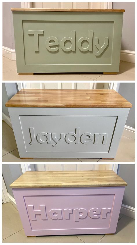 Personalised Toy Box Ideas, Toy Chest With Bookshelf, Toy Box With Name, Small Toy Box Ideas, Toy Box With Seat, Toy Box Paint Ideas, Wood Toy Box Ideas, Toybox Diy Wooden, Dyi Toy Box