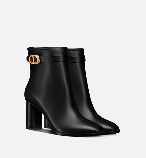 Dior Boots, Luxury Boots, Dr Shoes, Preppy Shoes, Fashion Vocabulary, Christian Dior Couture, Girly Shoes, Aesthetic Shoes, Elegant Shoes