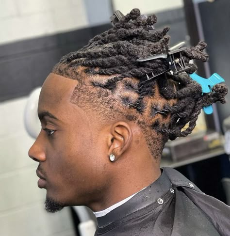 Locs With Temp Fade, Taper Fade Haircut Dreads, Temp Fade Locs, Dread Taper Fade, Taper Fade Dreadlocks, Temp Fade Dreads, Taper Locs Men, Taper Fade With Locs, Low Taper Fade With Locs