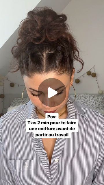 Demi Chignon Plaque, Hairstyle Tied Up, Updo Hairstyles For Work Restaurant, Hairstyles Tied Up, Chill Hairstyle, Coiffure Curly Hair, Cute Work Hairstyles, Cute Protective Hairstyles, Simple Bun Hairstyles