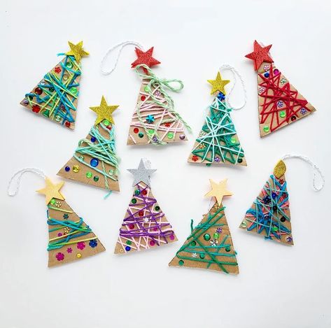 Christmas Tree Diy Ornaments Kids, Non Christmas Crafts For Kids, Christmas Craft Tree Decorations, Christmas Crafts With Yarn For Kids, Yarn Ornaments For Kids, Coffee Filter Christmas Trees, Christmas Theme Crafts For Kids, Cardboard Christmas Tree Ornaments, Child Ornament Craft