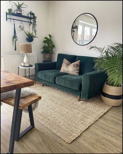 Evergreen Sofa Living Room, Green Sofa Industrial Living Room, Green Living Room Color Scheme Sofas, Green Couch Small Living Room, Dark Green Sofa Decor, Dark Green Velvet Sofa Living Room, Hunter Green Couch Living Room Ideas, Small Living Room Ideas Green, Velvet Green Couch Living Room