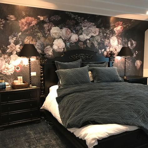 Floral Master Bedrooms Decor, Dark Bedroom Inspirations, Goth Theme, Bed Design Modern Luxury, Bed Design Ideas, Bed Interior, Bed Design Modern, Luxury Bed, Dreamy Bedrooms