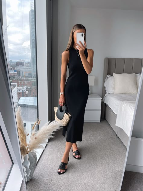 Millionaire House, Black Work Outfit, Friends Nyc, Black Dress Work, Dubai Summer, Black Summer Outfits, Dress Work Outfit, Business Makeup, Dress With Flats