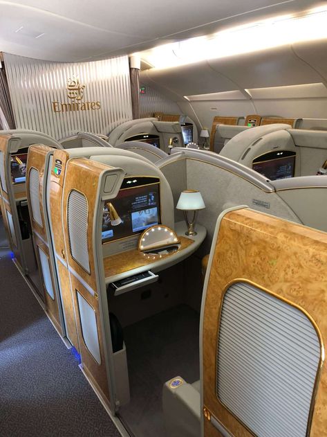 First Class Plane, Business Class Travel, Photo Avion, Flying First Class, First Class Flights, Business Class Flight, First Class Tickets, Fly Emirates, Airport Travel