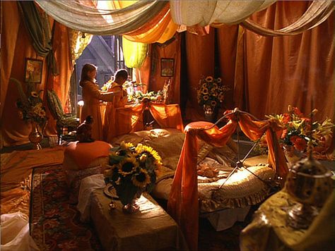 The Little Princess, Indian Saree room. Talk about Christmas morning feeling! A Little Princess 1995, Movie Bedroom, Hygge Book, Indian Room, Orange Curtains, Indian Bedroom, Orange Rooms, A Little Princess, Princess Bedroom