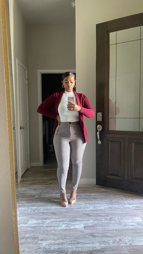 GG on Instagram: “I bring the table to the table” Woman’s Casual Work Outfits, Casual Work Outfits Dress, Office Casual Outfit Black Women, Black Women Corporate Outfits, Black Woman Business Casual, Cute Business Casual Outfits Black Women, Professional Outfits Dress, Office Baddie Outfits, Cute Work Outfits Business