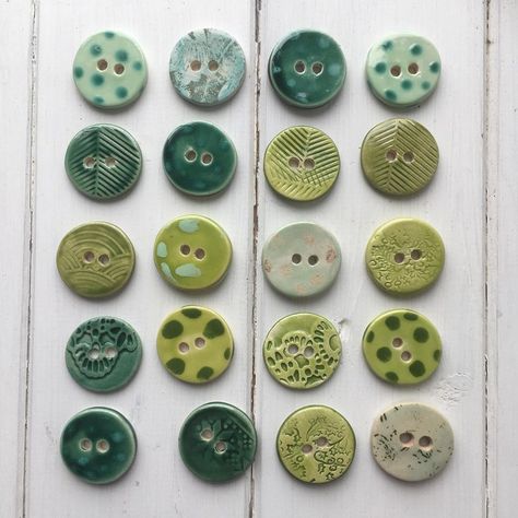 Ceramic Buttons Ideas, Things To Make With Buttons, Ceramic Buttons Handmade, Pottery Buttons, Polymer Clay Buttons, Clay Buttons, Ceramic Buttons, Sewing Crochet, Ceramic Door Knobs