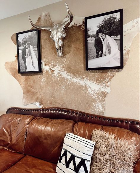 Elk Hide Decor Ideas, Western Home Wall Decor, Cowhide Wall Decor Bedroom, Cowhide Behind Bed On Wall, Long Horn Wall Decor Living Rooms, Rugs For Dark Grey Floors, Cowhide Hung On Wall, Steer Skull Decor Living Rooms, Ranch Style Office Decor