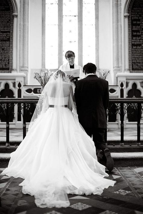 <3<3 Church Aisle, Family Wedding Photos, Shots Ideas, Foto Tips, Wedding Engagement Photos, Black Tie Wedding, Family Wedding, Wedding Photo Inspiration, Wedding Shots