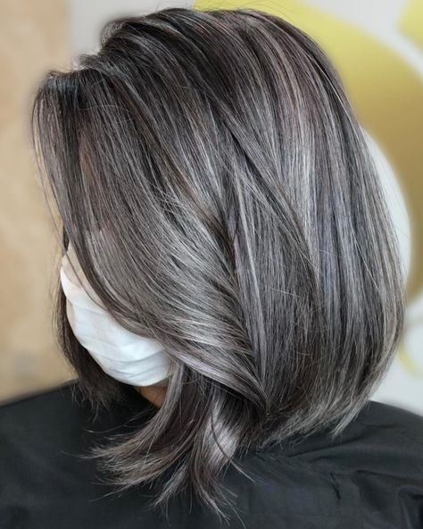 Dark Hair with Gray Highlights Brown Hair With Silver Highlights, Natural White Hair, Ash Grey Hair, Black And Grey Hair, Grey Hair Care, Grey Hair Transformation, Grey Hair Inspiration, Gray Hair Growing Out, Gray Hair Cuts